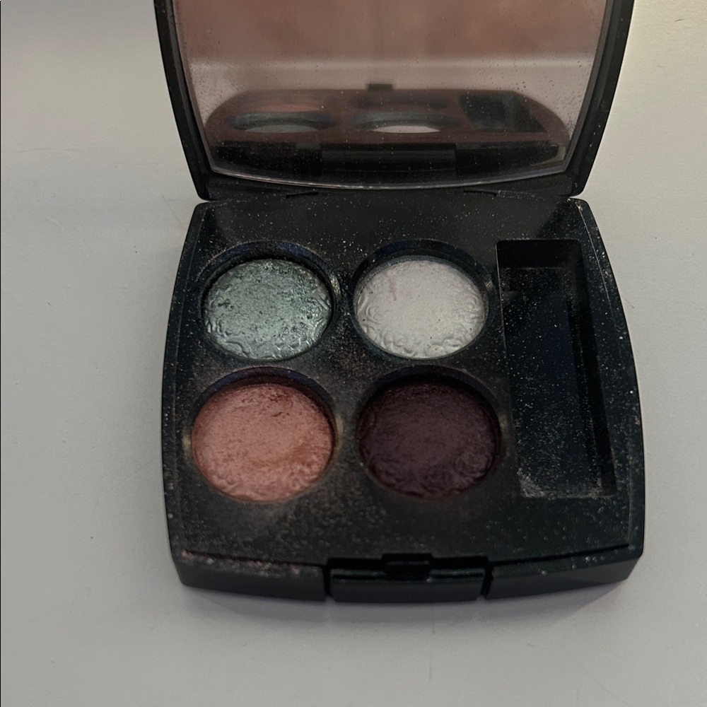 Very rare, Chanel eyeshadow quad in the shade Delicatesse.